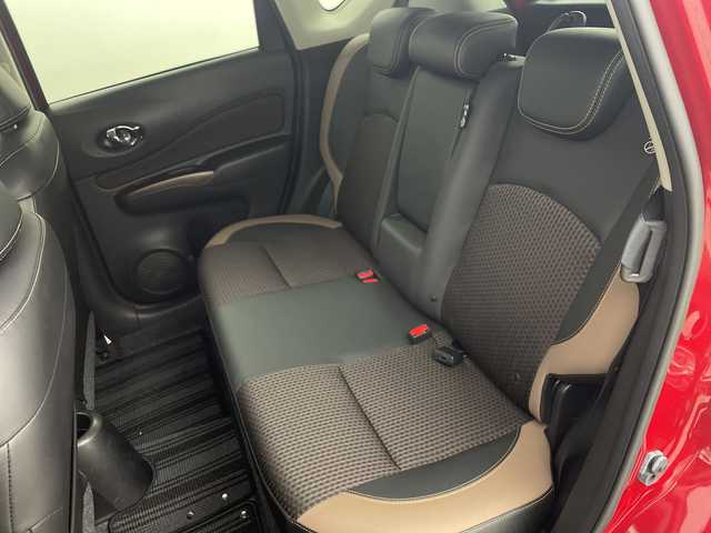 日産 ノート メダリスト X 新潟県 2017(平29)年 6.3万km ガーネットレッド エマージェンシーブレーキ/社外ストラーダナビ/　CD/DVD/Blu-ray/Bluetooth/フルセグTV/バックカメラ/オートライト/１４インチ社外ＡＷ/アイドリングストップ/電格ミラー/ウィンカーミラー/レーンキープアシスト/スマートキー