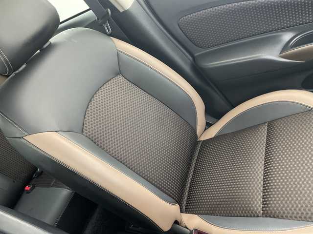 日産 ノート メダリスト X 新潟県 2017(平29)年 6.3万km ガーネットレッド エマージェンシーブレーキ/社外ストラーダナビ/　CD/DVD/Blu-ray/Bluetooth/フルセグTV/バックカメラ/オートライト/１４インチ社外ＡＷ/アイドリングストップ/電格ミラー/ウィンカーミラー/レーンキープアシスト/スマートキー