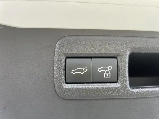 トヨタ ハリアー ハイブリッド Z 石川県 2020(令2)年 3.6万km ホワイトパールクリスタルシャイン 純正12.3型ディスプレイオーディオ/フルセグTV/ナビ/JBLサウンド/バックカメラ/デジタルインナーミラー/パワーバックドア/トヨタセーフティセンス/レーダークルーズ/クリアランスソナー/スマートキー/プッシュスタート/電動ミラー/ビルトインETC2.0/ヘッドアップディスプレイ/保証書