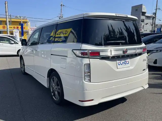 日産 エルグランド 250HWS アーバンクロム 和歌山県 2012(平24)年 13.9万km ブリリアントホワイトパール (株)IDOMが運営する【じしゃロン和歌山店】の自社ローン専用車両になります。こちらは現金またはオートローンご利用時の価格です。自社ローンご希望の方は別途その旨お申付け下さい/純正ナビ/AM/FM/TV/BT/CD/全方位カメラ/後席オットマン/両側パワースライドドア/純正18インチアルミ/後席サンシェード/カーテンエアバック/ステアリングスイッチ