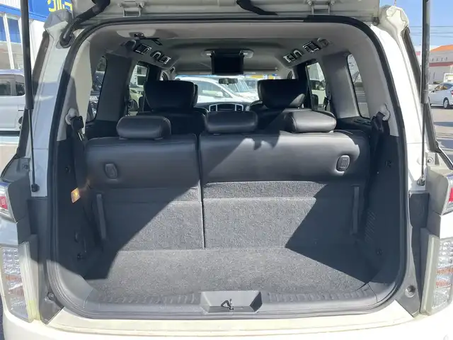 日産 エルグランド 250HWS アーバンクロム 和歌山県 2012(平24)年 13.9万km ブリリアントホワイトパール (株)IDOMが運営する【じしゃロン和歌山店】の自社ローン専用車両になります。こちらは現金またはオートローンご利用時の価格です。自社ローンご希望の方は別途その旨お申付け下さい/純正ナビ/AM/FM/TV/BT/CD/全方位カメラ/後席オットマン/両側パワースライドドア/純正18インチアルミ/後席サンシェード/カーテンエアバック/ステアリングスイッチ