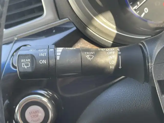 日産 エルグランド 250HWS アーバンクロム 和歌山県 2012(平24)年 13.9万km ブリリアントホワイトパール (株)IDOMが運営する【じしゃロン和歌山店】の自社ローン専用車両になります。こちらは現金またはオートローンご利用時の価格です。自社ローンご希望の方は別途その旨お申付け下さい/純正ナビ/AM/FM/TV/BT/CD/全方位カメラ/後席オットマン/両側パワースライドドア/純正18インチアルミ/後席サンシェード/カーテンエアバック/ステアリングスイッチ