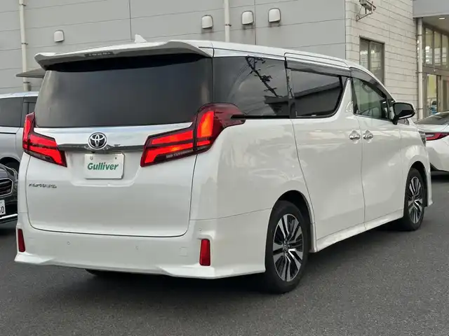 トヨタ アルファード S Cパッケージ 広島県 2021(令3)年 6.8万km ホワイトパールクリスタルシャイン ワンオーナー/衝突軽減ブレーキ/レーンディパーチャーアラート/純正ディスプレイオーディオ/【Bluetooth/USB】/バックカメラ/純正後席ディスプレイ12.1型/【V12T-R68C】/社外HDMI端子/両側パワースライドドア/パワーバックドア/黒レザーシート/シートヒーター/エアシート/前席パワーシート【運転席メモリー機能付き】/ステアリングヒーター/助手席/2列目オットマン/純正18インチAW/前後ドライブレコーダー/LEDヘッドライト/ビルトインETC/前後コーナーセンサー/保証書/取扱説明書/スペアキー/純正フロアマット