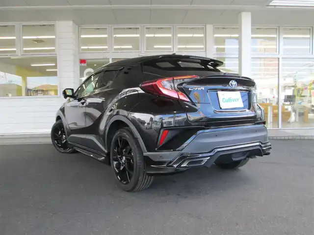 トヨタ Ｃ－ＨＲ G モード ネロ 千葉県 2019(平31)年 5.6万km ブラックマイカ モデリスタフルエアロ/純正9型SDナビ、フルセグTV/バックカメラ/純正オーディオ【DVD/CD/BT/SD】/Toyota Safety Sense　P/LEDヘッドライト&LEDフォグ/レーダークルーズコントロール/レーンキープアシスト/ブラインドスポットモニター/クリアランスソナー/ハーフレザーシート/前席シートヒーター/AC100V/社外前方ドライブレコーダー/ビルトインETC/スペアキー/取扱説明書/ナビ取扱説明書/新車時保証書/整備記録簿(R2/R3/R6)