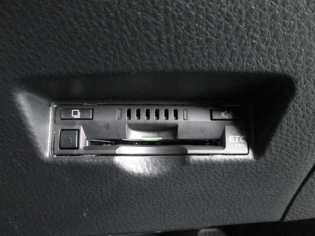 トヨタ Ｃ－ＨＲ G モード ネロ 千葉県 2019(平31)年 5.6万km ブラックマイカ モデリスタフルエアロ/純正9型SDナビ、フルセグTV/バックカメラ/純正オーディオ【DVD/CD/BT/SD】/Toyota Safety Sense　P/LEDヘッドライト&LEDフォグ/レーダークルーズコントロール/レーンキープアシスト/ブラインドスポットモニター/クリアランスソナー/ハーフレザーシート/前席シートヒーター/AC100V/社外前方ドライブレコーダー/ビルトインETC/スペアキー/取扱説明書/ナビ取扱説明書/新車時保証書/整備記録簿(R2/R3/R6)