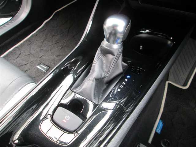 トヨタ Ｃ－ＨＲ G モード ネロ 千葉県 2019(平31)年 5.6万km ブラックマイカ モデリスタフルエアロ/純正9型SDナビ、フルセグTV/バックカメラ/純正オーディオ【DVD/CD/BT/SD】/Toyota Safety Sense　P/LEDヘッドライト&LEDフォグ/レーダークルーズコントロール/レーンキープアシスト/ブラインドスポットモニター/クリアランスソナー/ハーフレザーシート/前席シートヒーター/AC100V/社外前方ドライブレコーダー/ビルトインETC/スペアキー/取扱説明書/ナビ取扱説明書/新車時保証書/整備記録簿(R2/R3/R6)