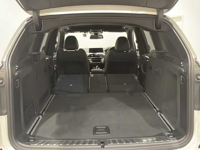 ＢＭＷ Ｘ３ xDrive20d Mスポーツ 新潟県 2020(令2)年 2.3万km アルピンホワイト トップ・ビューカメラ/ドライビングアシストプラス/アダプティブクルーズコントロール/ヘッドアップディスプレイ/HDDナビゲーション/(CD/DVD/Bluetooth/USB/フルセグTV)/パドルシフト/LEDヘッドライト/アダプティブヘッドライト/インテリジェントセーフティ/衝突警告システム/歩行者警告システム/レーンキープアシスト/ステアリングサポート/車線変更警告システム/側面衝突警告/パーキングアシスト/ダイナミック・スタビリティ・コントロール/パワーシート/ETC/ドライブレコーダー/ワイヤレス充電