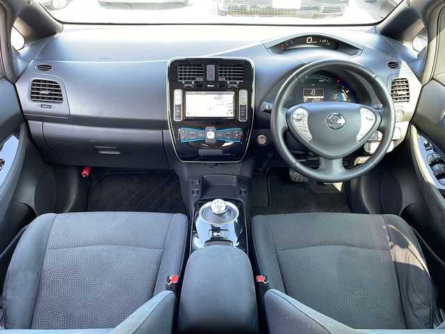 日産 リーフ X 長野県 2016(平28)年 3.7万km スーパーブラック ディーラーナビ/　【AM・FM/DISC/Bluetooth/TV/AUX】/バックカメラ/ステアリングヒーター/運転席・助手席シートヒーター/クルーズコントロール/横滑り防止システム/衝突軽減防止システム/ETC