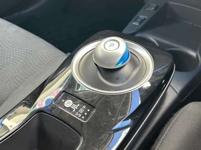 日産 リーフ X 長野県 2016(平28)年 3.7万km スーパーブラック ディーラーナビ/　【AM・FM/DISC/Bluetooth/TV/AUX】/バックカメラ/ステアリングヒーター/運転席・助手席シートヒーター/クルーズコントロール/横滑り防止システム/衝突軽減防止システム/ETC