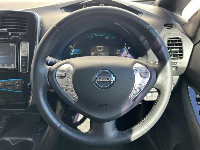 日産 リーフ X 長野県 2016(平28)年 3.7万km スーパーブラック ディーラーナビ/　【AM・FM/DISC/Bluetooth/TV/AUX】/バックカメラ/ステアリングヒーター/運転席・助手席シートヒーター/クルーズコントロール/横滑り防止システム/衝突軽減防止システム/ETC