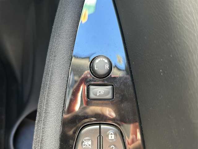 日産 リーフ X 長野県 2016(平28)年 3.7万km スーパーブラック ディーラーナビ/　【AM・FM/DISC/Bluetooth/TV/AUX】/バックカメラ/ステアリングヒーター/運転席・助手席シートヒーター/クルーズコントロール/横滑り防止システム/衝突軽減防止システム/ETC