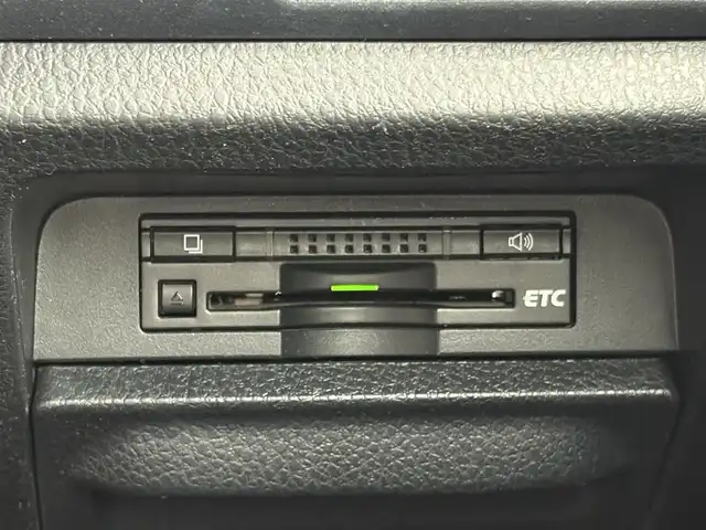 トヨタ ヴォクシー ZS 三重県 2014(平26)年 8.5万km ブラック ♪車検 令和9年6月4日迄/スマートキー×3/プッシュスタート/両側パワースライドドア /アイドリングストップ/純正9インチナビ/・SD録音・CD/・フルセグ・DVD再生/・Bluetoothオーディオ/・バックカメラ/前後ドライブレコーダー/スペアタイヤ/純正16インチAW/LEDヘッドライト/フォグライト/オートライト/ウィンカーミラー/オートリトラクタブルミラー/リアドアサンシェード/ステアリングスイッチ/革巻ステアリング/革巻シフトノブ/プライバシーガラス/フロアマット/ドアバイザー/ビルトインETC/サイド/カーテンエアバック