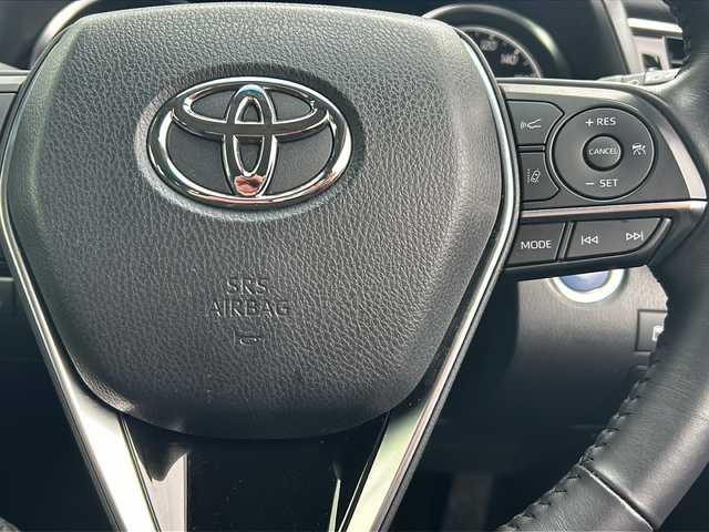 トヨタ カムリ G 山形県 2017(平29)年 6.3万km プラチナホワイトパールマイカ 純正ナビ/（AM/FM/フルセグ/BT）/バックカメラ/クルーズコントロール（追従有）/レザーシート/パワーシート/ステアリングスイッチ/AC100V/集中ドアロック/オートＬＥＤヘッドライト/オートマチックハイビーム/スポーツモード/ビルトインＥＴＣ/スマートキー/横滑り防止装置/衝突被害軽減システム/レーンキープアシスト/電動パーキング