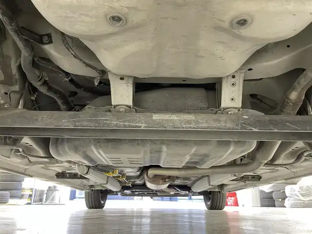 ダイハツ タント カスタム RS トップED SAⅡ 滋賀県 2016(平28)年 5.7万km パールホワイトⅢ 純正ナビ/Bluetooth/CD/DVD/フルセグTV/バックカメラ/両側電動スライドドア/ハーフレザー/ステアリングリモコン/アイドリングストップ/純正LEDヘッドライト/純正15インチアルミホイール/オートライト/スマートキー/スペアキー/ETC