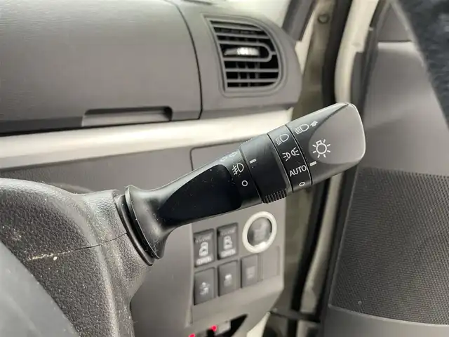 ダイハツ タント カスタム RS トップED SAⅡ 滋賀県 2016(平28)年 5.7万km パールホワイトⅢ 純正ナビ/Bluetooth/CD/DVD/フルセグTV/バックカメラ/両側電動スライドドア/ハーフレザー/ステアリングリモコン/アイドリングストップ/純正LEDヘッドライト/純正15インチアルミホイール/オートライト/スマートキー/スペアキー/ETC