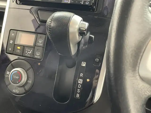 ダイハツ タント カスタム RS トップED SAⅡ 滋賀県 2016(平28)年 5.7万km パールホワイトⅢ 純正ナビ/Bluetooth/CD/DVD/フルセグTV/バックカメラ/両側電動スライドドア/ハーフレザー/ステアリングリモコン/アイドリングストップ/純正LEDヘッドライト/純正15インチアルミホイール/オートライト/スマートキー/スペアキー/ETC