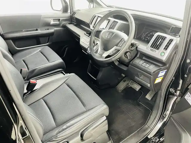 ホンダ ステップワゴン スパーダ Z クールスピリット 福島県 2013(平25)年 5万km プレミアムスパークルブラックパール 社外ナビ（MDV-737DT）/・フルセグTV/・BT.CD/DVD.USB.AM/FM/バックカメラ/両側パワースライドドア/ETC/革巻きステアリング/パドルシフト/純正AW/スマートキー/HIDヘッドライト/純正フロアマット/ドアバイザー/ウィンカーミラー/電動格納ミラー