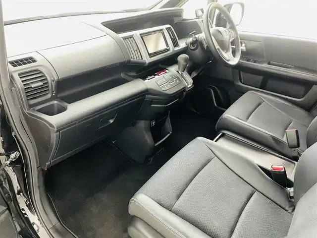 ホンダ ステップワゴン スパーダ Z クールスピリット 福島県 2013(平25)年 5万km プレミアムスパークルブラックパール 社外ナビ（MDV-737DT）/・フルセグTV/・BT.CD/DVD.USB.AM/FM/バックカメラ/両側パワースライドドア/ETC/革巻きステアリング/パドルシフト/純正AW/スマートキー/HIDヘッドライト/純正フロアマット/ドアバイザー/ウィンカーミラー/電動格納ミラー