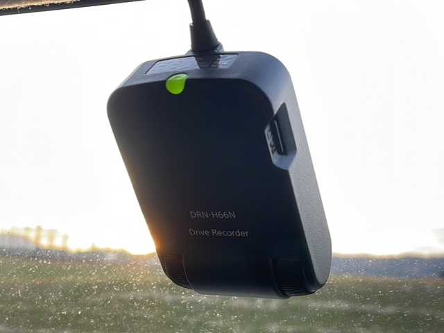 ダイハツ ムーヴ キャンバス G SA Ⅱ 新潟県 2017(平29)年 9.4万km パールホワイトⅢ/ナチュラルベージュマイカメタリック 2トーン 4WD/純正SDナビ(NSZN-X67D)/CD/DVD/BT/フルセグテレビ/バックカメラ/ETC/ドライブレコーダー/衝突被害軽減ブレーキ/レーンキープアシスト/両側パワースライドドア/ベンチシート/運転席シートヒーター /ステアリングスイッチ/スマートキー/プッシュスタート/LEDヘッドライト/オートライト/14インチ冬タイヤ車載