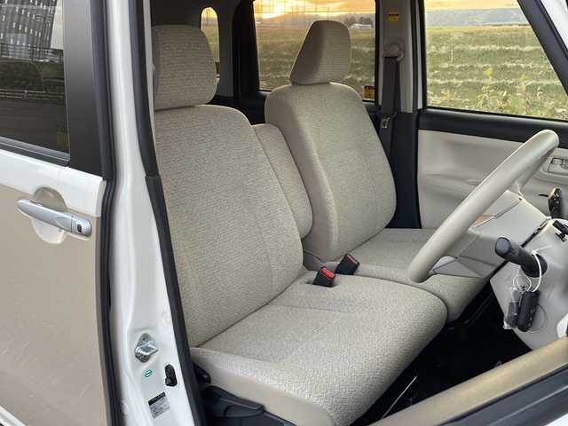 ダイハツ ムーヴ キャンバス G SA Ⅱ 新潟県 2017(平29)年 9.4万km パールホワイトⅢ/ナチュラルベージュマイカメタリック 2トーン 4WD/純正SDナビ(NSZN-X67D)/CD/DVD/BT/フルセグテレビ/バックカメラ/ETC/ドライブレコーダー/衝突被害軽減ブレーキ/レーンキープアシスト/両側パワースライドドア/ベンチシート/運転席シートヒーター /ステアリングスイッチ/スマートキー/プッシュスタート/LEDヘッドライト/オートライト/14インチ冬タイヤ車載