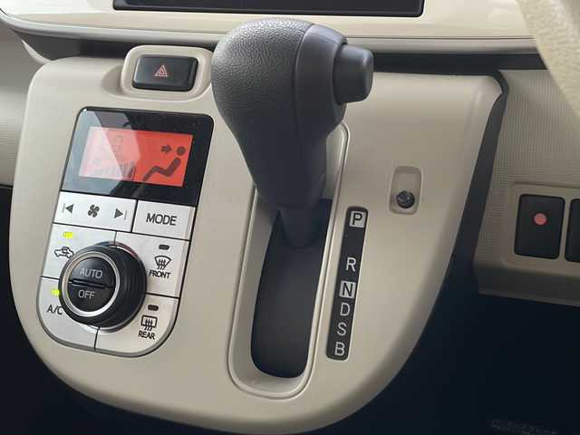 ダイハツ ムーヴ キャンバス G SA Ⅱ 新潟県 2017(平29)年 9.4万km パールホワイトⅢ/ナチュラルベージュマイカメタリック 2トーン 4WD/純正SDナビ(NSZN-X67D)/CD/DVD/BT/フルセグテレビ/バックカメラ/ETC/ドライブレコーダー/衝突被害軽減ブレーキ/レーンキープアシスト/両側パワースライドドア/ベンチシート/運転席シートヒーター /ステアリングスイッチ/スマートキー/プッシュスタート/LEDヘッドライト/オートライト/14インチ冬タイヤ車載