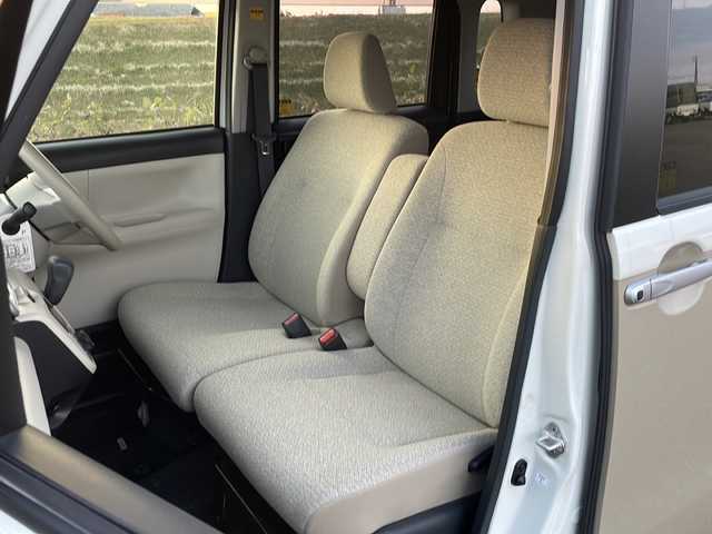 ダイハツ ムーヴ キャンバス G SA Ⅱ 新潟県 2017(平29)年 9.4万km パールホワイトⅢ/ナチュラルベージュマイカメタリック 2トーン 4WD/純正SDナビ(NSZN-X67D)/CD/DVD/BT/フルセグテレビ/バックカメラ/ETC/ドライブレコーダー/衝突被害軽減ブレーキ/レーンキープアシスト/両側パワースライドドア/ベンチシート/運転席シートヒーター /ステアリングスイッチ/スマートキー/プッシュスタート/LEDヘッドライト/オートライト/14インチ冬タイヤ車載