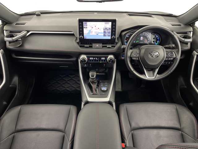 トヨタ ＲＡＶ４ ＰＨＶ ブラックトーン 鹿児島県 2021(令3)年 4.2万km アティチュードブラックマイカ/ホワイトパールクリスタルシャイン 純正ディスプレイオーディオ（ナビキット付き）/パノラミックビューモニター/パノラマムーンルーフ/デジタルインナーミラー/モデリスタエアロ（フロント）/TRDエアロ（サイド、リア）/パワーバックドア/シートメモリー/ETC/ブラインドスポットモニター/D/N席シートヒーター/エアシート/Toyota Safety Sense/・プリクラッシュセーフティー/・レーントレーシングアシスト/・レーダークルーズコントロール/・オートマチックハイビーム/・ロードサインアシスト/盗難防止装置/純正19インチAW/スマートキー