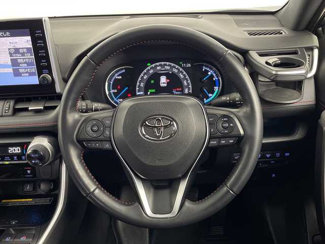 トヨタ ＲＡＶ４ ＰＨＶ ブラックトーン 鹿児島県 2021(令3)年 4.2万km アティチュードブラックマイカ/ホワイトパールクリスタルシャイン 純正ディスプレイオーディオ（ナビキット付き）/パノラミックビューモニター/パノラマムーンルーフ/デジタルインナーミラー/モデリスタエアロ（フロント）/TRDエアロ（サイド、リア）/パワーバックドア/シートメモリー/ETC/ブラインドスポットモニター/D/N席シートヒーター/エアシート/Toyota Safety Sense/・プリクラッシュセーフティー/・レーントレーシングアシスト/・レーダークルーズコントロール/・オートマチックハイビーム/・ロードサインアシスト/盗難防止装置/純正19インチAW/スマートキー