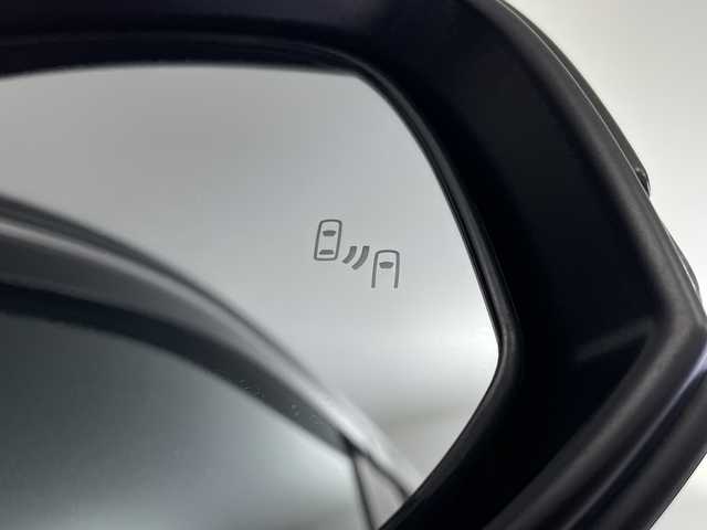 トヨタ ＲＡＶ４ ＰＨＶ ブラックトーン 鹿児島県 2021(令3)年 4.2万km アティチュードブラックマイカ/ホワイトパールクリスタルシャイン 純正ディスプレイオーディオ（ナビキット付き）/パノラミックビューモニター/パノラマムーンルーフ/デジタルインナーミラー/モデリスタエアロ（フロント）/TRDエアロ（サイド、リア）/パワーバックドア/シートメモリー/ETC/ブラインドスポットモニター/D/N席シートヒーター/エアシート/Toyota Safety Sense/・プリクラッシュセーフティー/・レーントレーシングアシスト/・レーダークルーズコントロール/・オートマチックハイビーム/・ロードサインアシスト/盗難防止装置/純正19インチAW/スマートキー