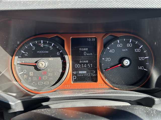 ダイハツ タフト G 鳥取県 2023(令5)年 1.2万km サンドベージュメタリック スマートアシスト/（全車標準装備、衝突回避支援ブレーキ機能など）/電動パーキングブレーキ/ステレオカメラ（新開発）/夜間歩行者検知機能/プッシュボタンスタート、キーフリーシステム/シートヒーター（運転席・助手席）/オートエアコン/電動格納ミラー/ガラスルーフ/LEDヘッドランプ/LEDフォグランプ/9インチスマホ連携ディスプレイオーディオ/ドラレコ/ETC