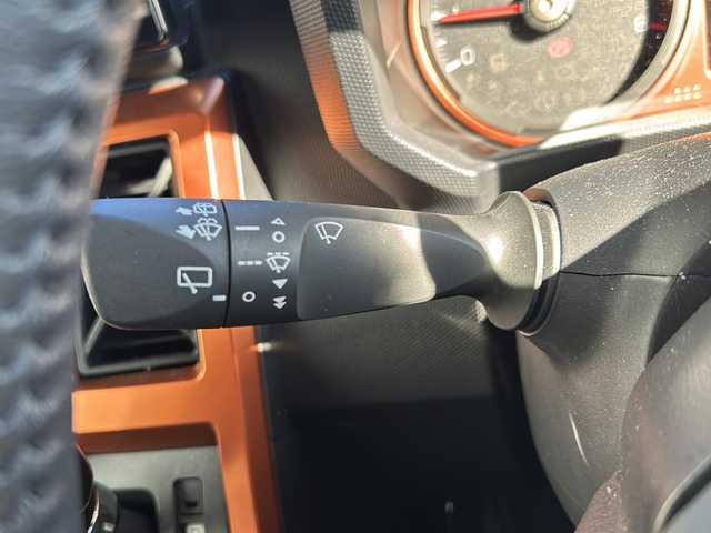 ダイハツ タフト G 鳥取県 2023(令5)年 1.2万km サンドベージュメタリック スマートアシスト/（全車標準装備、衝突回避支援ブレーキ機能など）/電動パーキングブレーキ/ステレオカメラ（新開発）/夜間歩行者検知機能/プッシュボタンスタート、キーフリーシステム/シートヒーター（運転席・助手席）/オートエアコン/電動格納ミラー/ガラスルーフ/LEDヘッドランプ/LEDフォグランプ/9インチスマホ連携ディスプレイオーディオ/ドラレコ/ETC