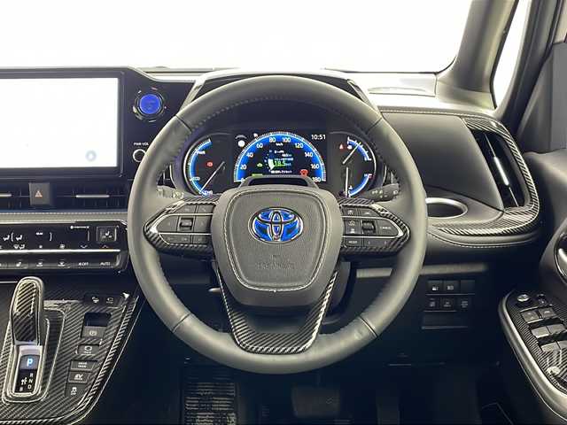 トヨタ ノア ハイブリッド S－Z 栃木県 2024(令6)年 0.4万km メタルストリームM 純正ナビ/（BT/CD/DVD/フルセグ/AM/FM/ミラーリング）/衝突軽減システム/全周囲カメラ/車線逸脱抑制機能/横滑り防止/レーダークルーズコントロール/後席モニター/パーキングサポート/クリアランナソー/ブラインドスポットモニター/両側パワースライドドア/インテリジェントルームミラー/シートヒーター/ステアリングヒーター/ビルトインETC2.0/ドライブレコーダー/純正アルミホイール/プッシュスタート/スマートキー