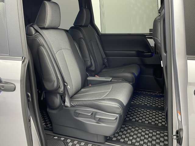 トヨタ ノア ハイブリッド S－Z 栃木県 2024(令6)年 0.4万km メタルストリームM 純正ナビ/（BT/CD/DVD/フルセグ/AM/FM/ミラーリング）/衝突軽減システム/全周囲カメラ/車線逸脱抑制機能/横滑り防止/レーダークルーズコントロール/後席モニター/パーキングサポート/クリアランナソー/ブラインドスポットモニター/両側パワースライドドア/インテリジェントルームミラー/シートヒーター/ステアリングヒーター/ビルトインETC2.0/ドライブレコーダー/純正アルミホイール/プッシュスタート/スマートキー