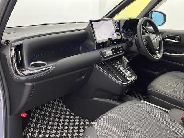 トヨタ ノア ハイブリッド S－Z 栃木県 2024(令6)年 0.4万km メタルストリームM 純正ナビ/（BT/CD/DVD/フルセグ/AM/FM/ミラーリング）/衝突軽減システム/全周囲カメラ/車線逸脱抑制機能/横滑り防止/レーダークルーズコントロール/後席モニター/パーキングサポート/クリアランナソー/ブラインドスポットモニター/両側パワースライドドア/インテリジェントルームミラー/シートヒーター/ステアリングヒーター/ビルトインETC2.0/ドライブレコーダー/純正アルミホイール/プッシュスタート/スマートキー