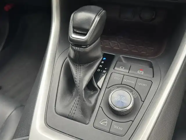 トヨタ ＲＡＶ４ G Zパッケージ 滋賀県 2020(令2)年 4.5万km ホワイトパールクリスタルシャイン 社外９インチナビ/(CD/DVDSD/フルセグTV/Bluetooth)/サンルーフ/クリアランスソナー/ブラインドスポットモニター/レーダークルーズコントロール/バックカメラ/パワーバックドア/ETC/シートヒーター/ステアリングヒーター/前後ドライブレコーダー/オートライト/オートハイビーム/LEDヘッドライト