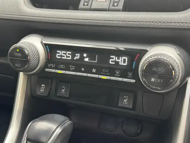 トヨタ ＲＡＶ４ G Zパッケージ 滋賀県 2020(令2)年 4.5万km ホワイトパールクリスタルシャイン 社外９インチナビ/(CD/DVDSD/フルセグTV/Bluetooth)/サンルーフ/クリアランスソナー/ブラインドスポットモニター/レーダークルーズコントロール/バックカメラ/パワーバックドア/ETC/シートヒーター/ステアリングヒーター/前後ドライブレコーダー/オートライト/オートハイビーム/LEDヘッドライト