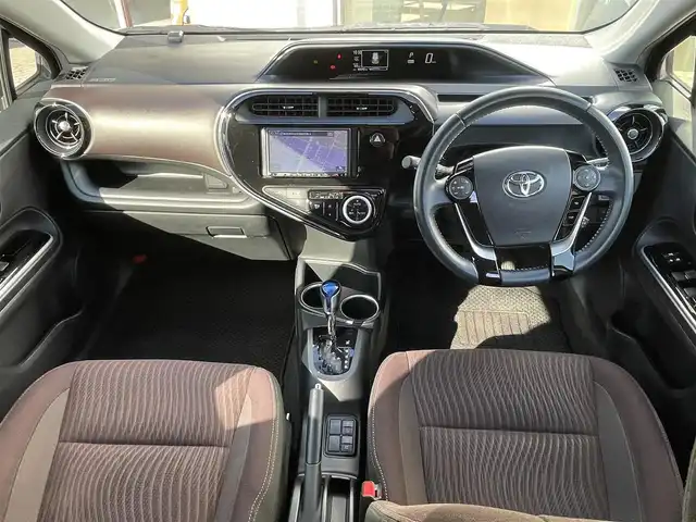 トヨタ アクア G 新潟県 2019(平31)年 8.1万km ブラックマイカ メモリナビ/バックカメラ/純正ホイール冬タイヤ/ウィンカーミラー/クルーズコントロール/ドアバイザー/プッシュスタート/ETC/フロアマット/走行モード/レベライザー/Bluetooth/ステアリングスイッチ/スペアキー1個