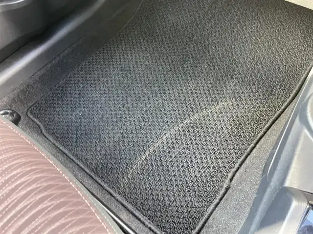 トヨタ アクア G 新潟県 2019(平31)年 8.1万km ブラックマイカ メモリナビ/バックカメラ/純正ホイール冬タイヤ/ウィンカーミラー/クルーズコントロール/ドアバイザー/プッシュスタート/ETC/フロアマット/走行モード/レベライザー/Bluetooth/ステアリングスイッチ/スペアキー1個