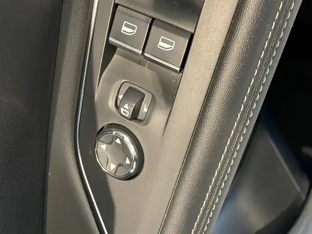 プジョー ５００８ GT ブルーHDi 愛知県 2021(令3)年 4.1万km BLANC NACRE ディスプレイオーディオ　/Ｂｌｕｅｔｏｏｔｈ　/ミラーリンク　/ＡｐｐｌｅＣａｒＰｌａｙ　/ＡｎｄｒｏｉｄＡｕｔｏ　/バックカメラ　/シートヒーター　/運転席ランバーサポート/ＡＣＣ　/ＡＳＢ　/ＬＫＡ　/ＢＳＭ　/ＥＴＣ/プッシュスタート/アイドリングストップ/LEDヘッドライト