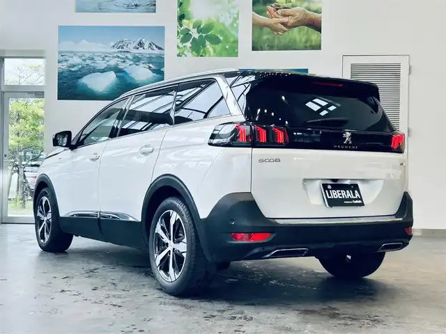 プジョー ５００８ GT ブルーHDi 大阪府 2021(令3)年 4.1万km BLANC NACRE ハーフレザー/Dメモリ付きパワーシート/シートヒーター/純正ディスプレイオーディオ/applecarplay/バック・サイドカメラ/純正18インチAW/LEDヘッドライト/電動リアゲート/ワイヤレス充電/FOCALスピーカー/ブラインドスポット/パドルシフト/クリアランスソナー/ETC/ドラレコ/ACC