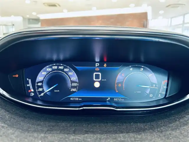 プジョー ５００８ GT ブルーHDi 大阪府 2021(令3)年 4.1万km BLANC NACRE ハーフレザー/Dメモリ付きパワーシート/シートヒーター/純正ディスプレイオーディオ/applecarplay/バック・サイドカメラ/純正18インチAW/LEDヘッドライト/電動リアゲート/ワイヤレス充電/FOCALスピーカー/ブラインドスポット/パドルシフト/クリアランスソナー/ETC/ドラレコ/ACC