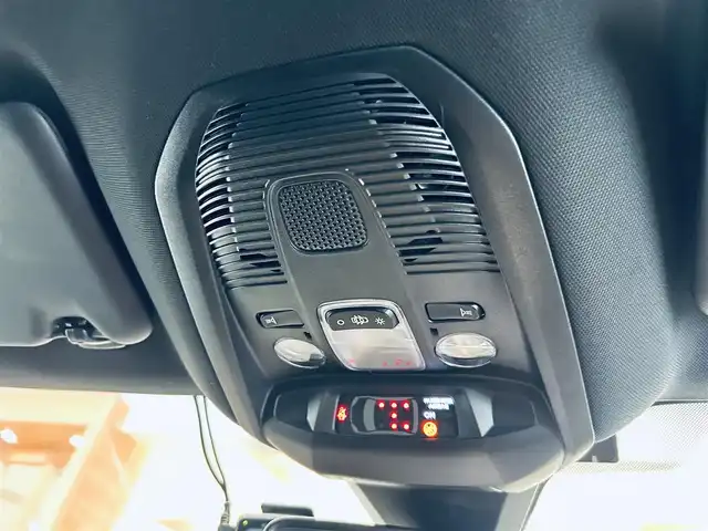 プジョー ５００８ GT ブルーHDi 大阪府 2021(令3)年 4.1万km BLANC NACRE ハーフレザー/Dメモリ付きパワーシート/シートヒーター/純正ディスプレイオーディオ/applecarplay/バック・サイドカメラ/純正18インチAW/LEDヘッドライト/電動リアゲート/ワイヤレス充電/FOCALスピーカー/ブラインドスポット/パドルシフト/クリアランスソナー/ETC/ドラレコ/ACC