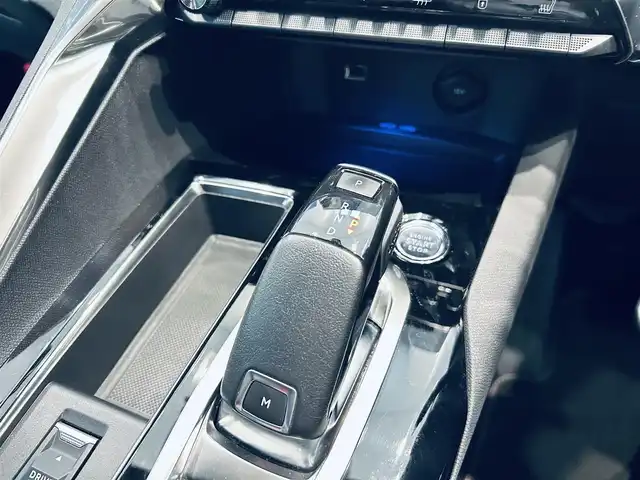プジョー ５００８ GT ブルーHDi 大阪府 2021(令3)年 4.1万km BLANC NACRE ハーフレザー/Dメモリ付きパワーシート/シートヒーター/純正ディスプレイオーディオ/applecarplay/バック・サイドカメラ/純正18インチAW/LEDヘッドライト/電動リアゲート/ワイヤレス充電/FOCALスピーカー/ブラインドスポット/パドルシフト/クリアランスソナー/ETC/ドラレコ/ACC