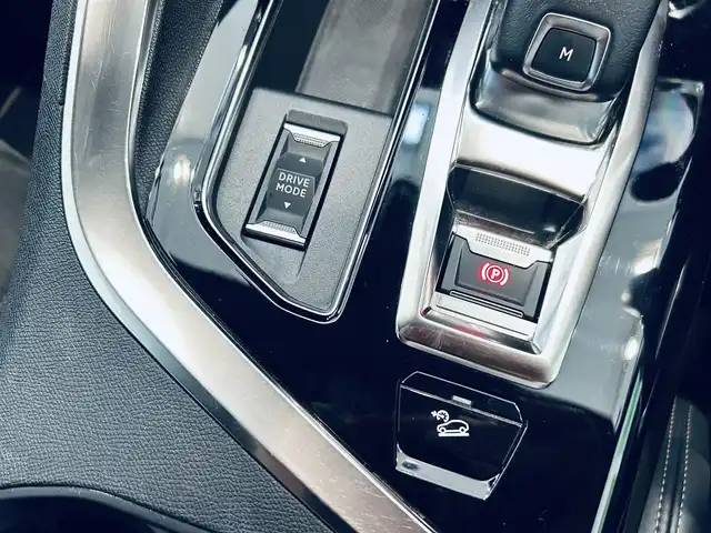 プジョー ５００８ GT ブルーHDi 大阪府 2021(令3)年 4.1万km BLANC NACRE ハーフレザー/Dメモリ付きパワーシート/シートヒーター/純正ディスプレイオーディオ/applecarplay/バック・サイドカメラ/純正18インチAW/LEDヘッドライト/電動リアゲート/ワイヤレス充電/FOCALスピーカー/ブラインドスポット/パドルシフト/クリアランスソナー/ETC/ドラレコ/ACC