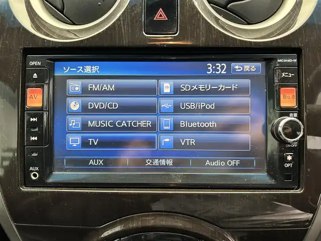 日産 ノート アクシス 鹿児島県 2013(平25)年 13.1万km スーパーブラック 禁煙車　/純正ナビ/・フルセグ/・DVD/CD/・BT/・USB/社外前方ドラレコ/バックカメラ/アイドリングストップ/ブレーキアシスト/オートライト/純正(フロアマット/アルミ/ドアバイザー)/スマートキー/Pスタート/ハロゲンライト