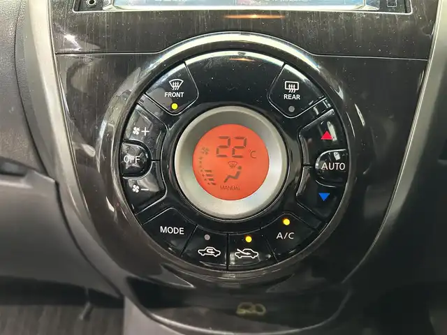 日産 ノート アクシス 鹿児島県 2013(平25)年 13.1万km スーパーブラック 禁煙車　/純正ナビ/・フルセグ/・DVD/CD/・BT/・USB/社外前方ドラレコ/バックカメラ/アイドリングストップ/ブレーキアシスト/オートライト/純正(フロアマット/アルミ/ドアバイザー)/スマートキー/Pスタート/ハロゲンライト