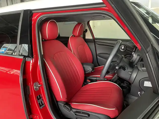 ＭＩＮＩ ミニ クーパー D 兵庫県 2019(平31)年 2.1万km 赤 純正ナビ/バックカメラ/社外フルセグTV/社外DVD/ETC/LEDヘッドライト/ドライブレコーダー/スマートキー/シートカバー