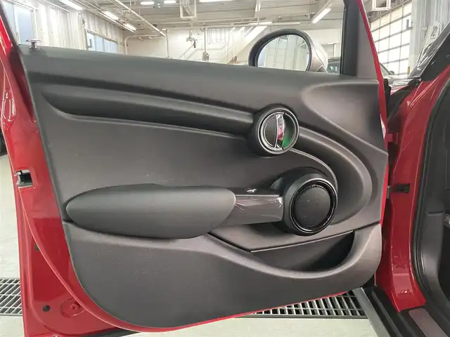 ＭＩＮＩ ミニ クーパー D 兵庫県 2019(平31)年 2.1万km 赤 純正ナビ/バックカメラ/社外フルセグTV/社外DVD/ETC/LEDヘッドライト/ドライブレコーダー/スマートキー/シートカバー