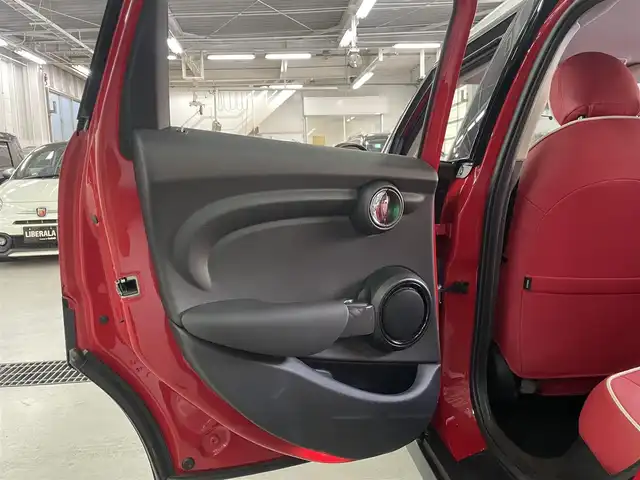 ＭＩＮＩ ミニ クーパー D 兵庫県 2019(平31)年 2.1万km 赤 純正ナビ/バックカメラ/社外フルセグTV/社外DVD/ETC/LEDヘッドライト/ドライブレコーダー/スマートキー/シートカバー