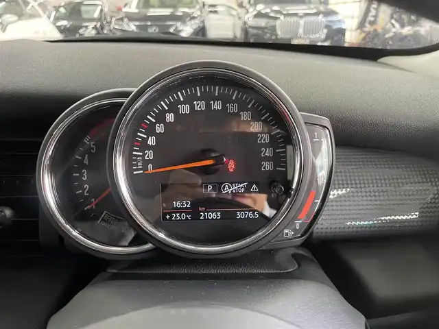 ＭＩＮＩ ミニ クーパー D 兵庫県 2019(平31)年 2.1万km 赤 純正ナビ/バックカメラ/社外フルセグTV/社外DVD/ETC/LEDヘッドライト/ドライブレコーダー/スマートキー/シートカバー